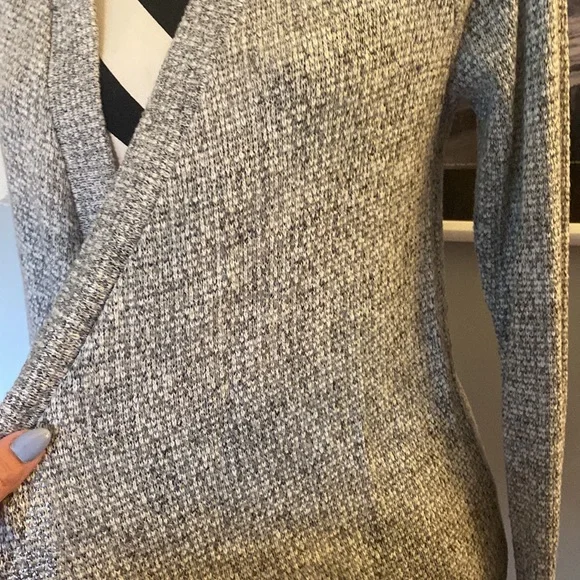 AE lightweight hooded cardigan - Picture 2 of 4